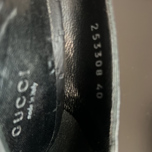 Gucci - Black Guccissima peep toe pumps. - Picture 10 of 12